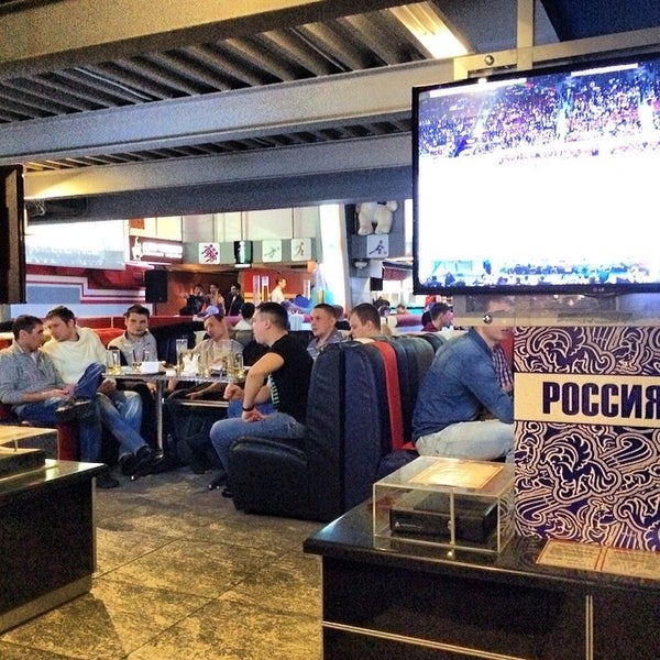 2/15/2014 tarihinde Sergey L.ziyaretçi tarafından Спорт-бар'de çekilen fotoğraf