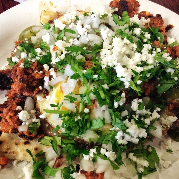 Das Foto wurde bei Los Agaves Mexican Street Food von Frank am 7/13/2014 aufgenommen