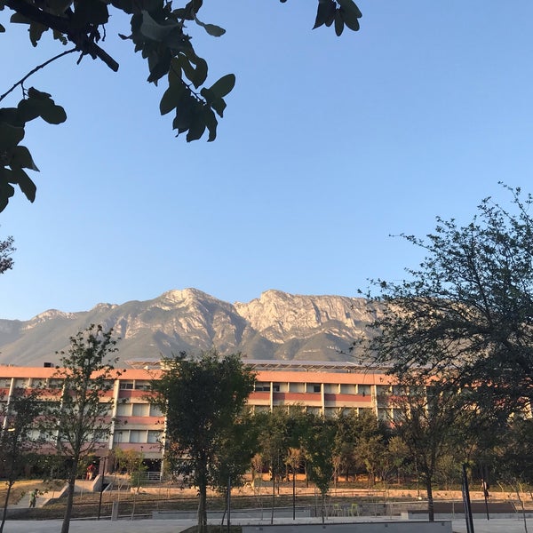 Снимок сделан в Universidad de Monterrey (UDEM) пользователем Rixio P. 8/13/2019
