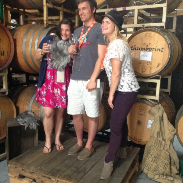 Foto tomada en Thumbprint Cellars Tasting Room &amp; Art Gallery  por Chloé M. el 4/27/2013