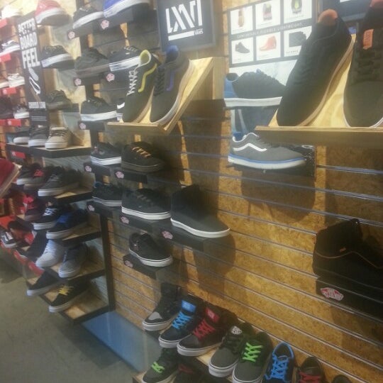 vans store hermosa