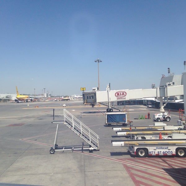 7/15/2016 tarihinde GCziyaretçi tarafından Aeropuerto Internacional de Monterrey (MTY)'de çekilen fotoğraf