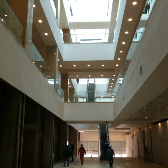 Photo taken at Mall Portal Centro by Ricardo M. on 10/1/2012