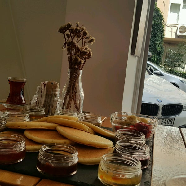 8/28/2016에 Nurgül T.님이 Kavanoz Pancakes &amp; Biscuits에서 찍은 사진