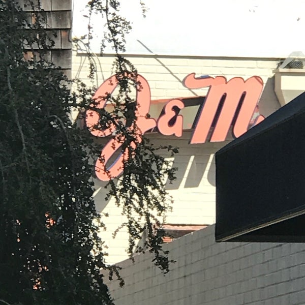 J&M Bookstore 3 tips