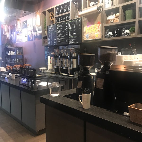 9/2/2017 tarihinde Jono H.ziyaretçi tarafından Gregorys Coffee'de çekilen fotoğraf