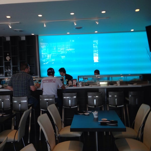 6/13/2013 tarihinde Regina L.ziyaretçi tarafından Cafe Icon-Sushi &amp; Grill'de çekilen fotoğraf