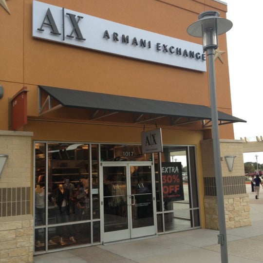 Total 91+ imagen armani outlet houston