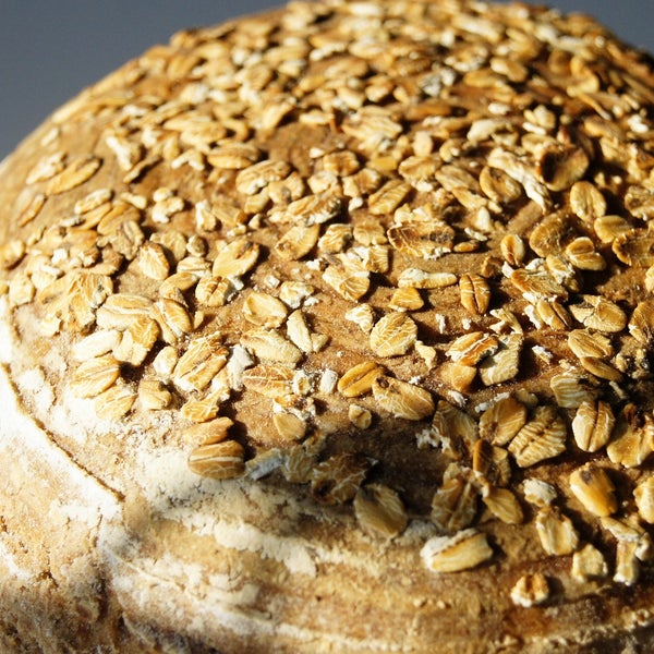 Nasze chleby nie zawierają - słodu, ekstraktów, dodatku glutenu pszennego, płatków ziemniaczanych, polepszaczy powodujących szybki wzrost ciasta. #pochlebna