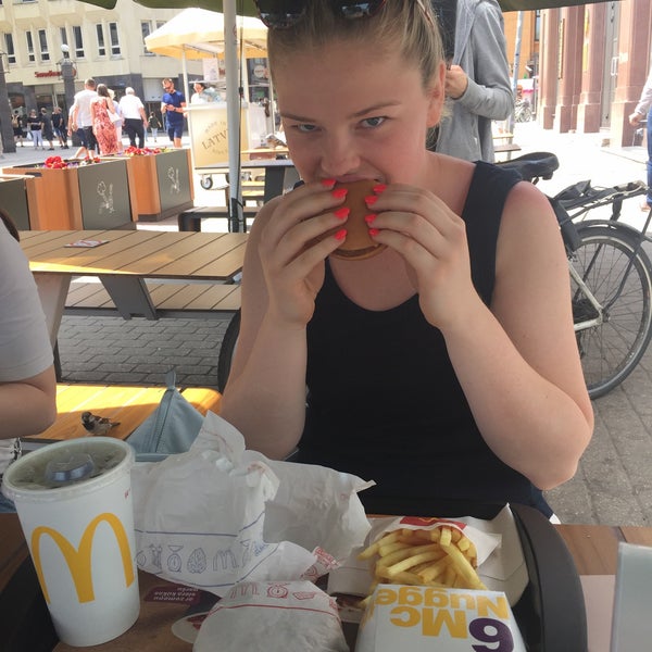 Photo taken at McDonald&#39;s by Marlies H. on 6/25/2019