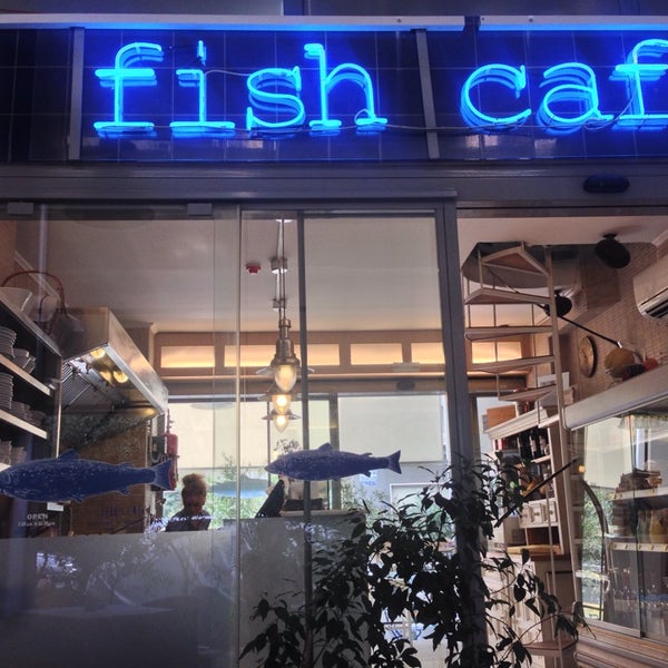 10/5/2014 tarihinde Denis M.ziyaretçi tarafından Fish Cafe'de çekilen fotoğraf