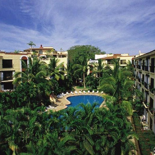 Foto diambil di Puerto de Luna All Suites Hotel oleh VIP ACCESS P. pada 12/7/2016