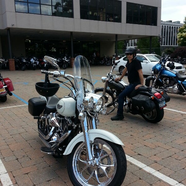 Foto diambil di Bergen County Harley-Davidson oleh Joseph T. pada 6/20/2013