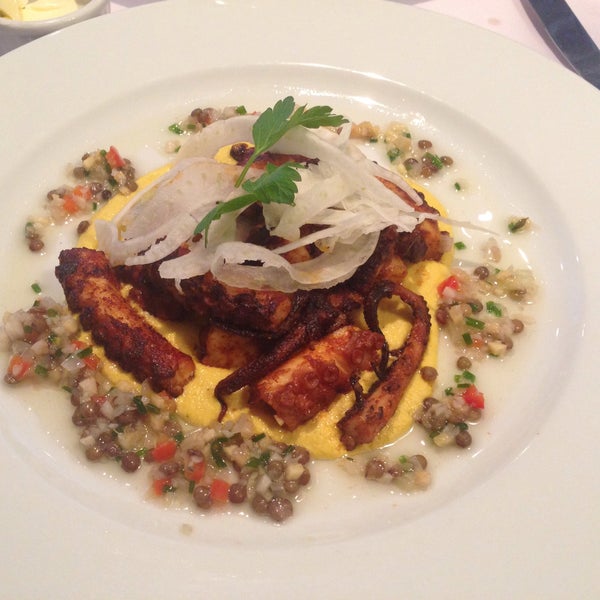 Foto tomada en L&#39;Ecole- Restaurant of the International Culinary Center  por Fanny L. el 1/23/2015