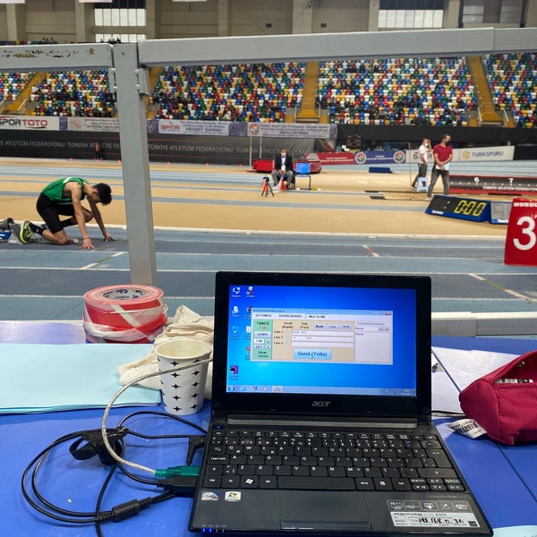 Türkiye Atletizm FederasyonuAtaköy Atletizm Salonu Zuhuratbaba'da