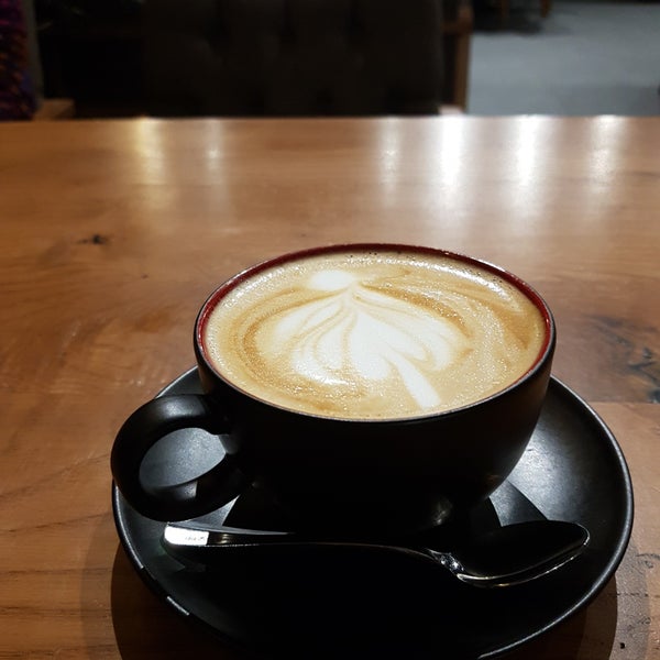 รูปภาพถ่ายที่ Camekan Coffee Roastery โดย Emre G. เมื่อ 11/24/2019