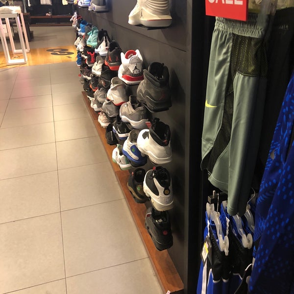 Nike store 2025 greenbelt