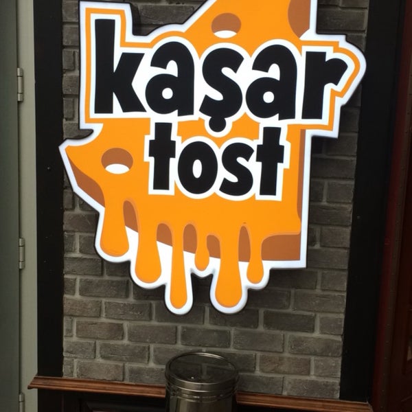 Foto diambil di Kaşar Tost oleh Furkan K. pada 2/4/2018