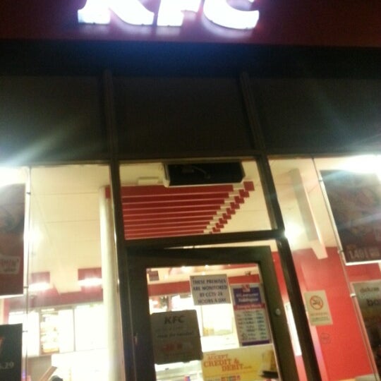 Das Foto wurde bei KFC von Leila A. am 12/20/2012 aufgenommen
