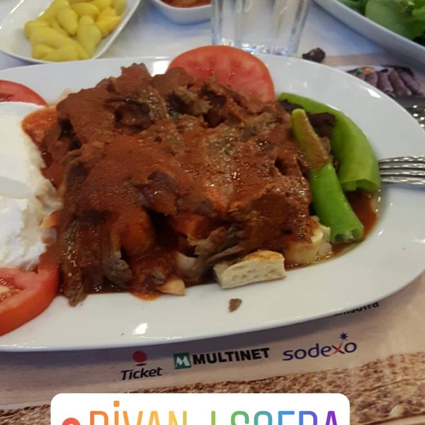 6/14/2018 tarihinde Yusuf Ö.ziyaretçi tarafından Divan-ı Sofra Restaurant'de çekilen fotoğraf