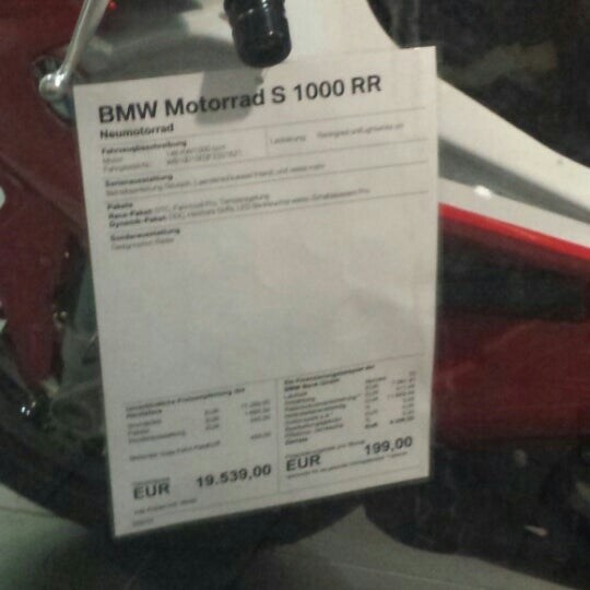 Photo prise au BMW Motorrad Zentrum par Hakki O. le11/4/2015