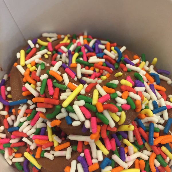 Menchie's (Now Closed) Frozen Yogurt Shop in Calabasas