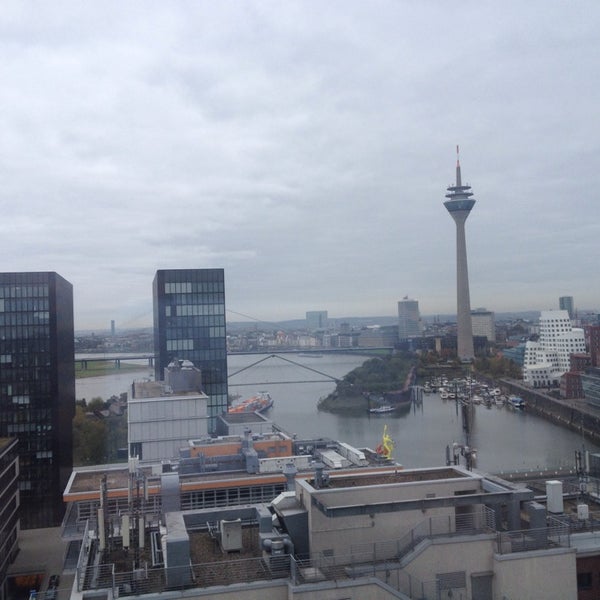 Photo taken at INNSIDE Düsseldorf Hafen by Tjalf N. on 10/26/2014