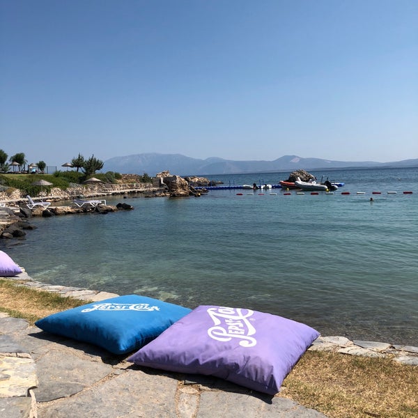 Photo taken at Dodo Beach Club by Ömür A. on 8/5/2018