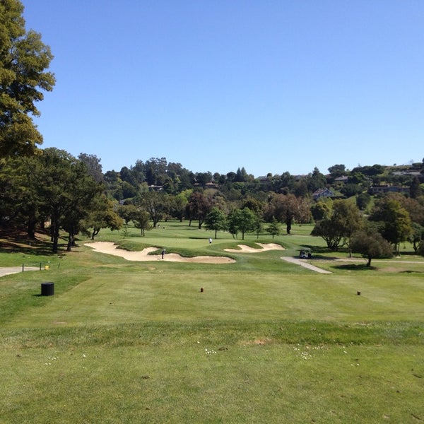 Foto tomada en Peacock Gap Golf Club  por Kevin F. el 3/22/2014