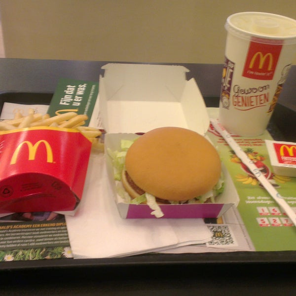 mijn lunch in McDonald's ^o^