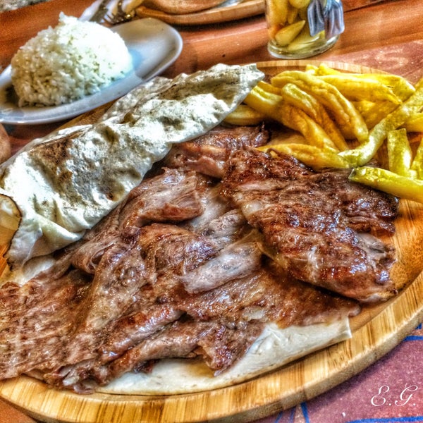รูปภาพถ่ายที่ Konsept Steak &amp; Döner โดย Emir G. เมื่อ 12/12/2014