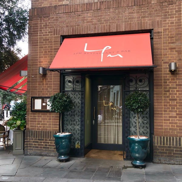 9/10/2022 tarihinde Dalal.ziyaretçi tarafından LPM Restaurant &amp; Bar'de çekilen fotoğraf