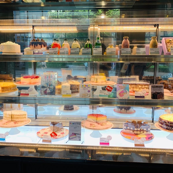 Angel cakes patriki. Ангел кейк. Энджел кейк волгоград. Angel cakes кафе. Angel cakes патриаршие пруды.