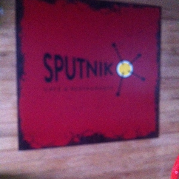 Foto diambil di Sputnik Café &amp; Restaurante oleh Walteny A. pada 3/18/2014