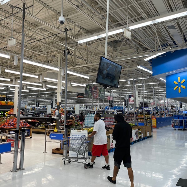 Walmart Supercenter Lakewood Mutual Lakewood, CA