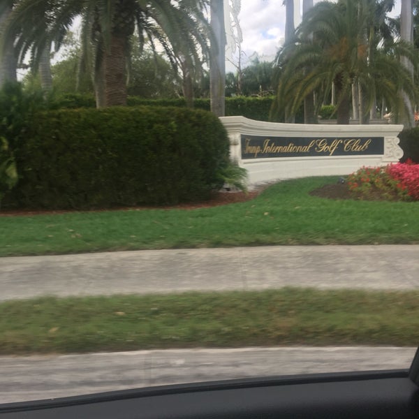 รูปภาพถ่ายที่ Trump International Golf Club, West Palm Beach โดย Paul D. เมื่อ 3/23/2016