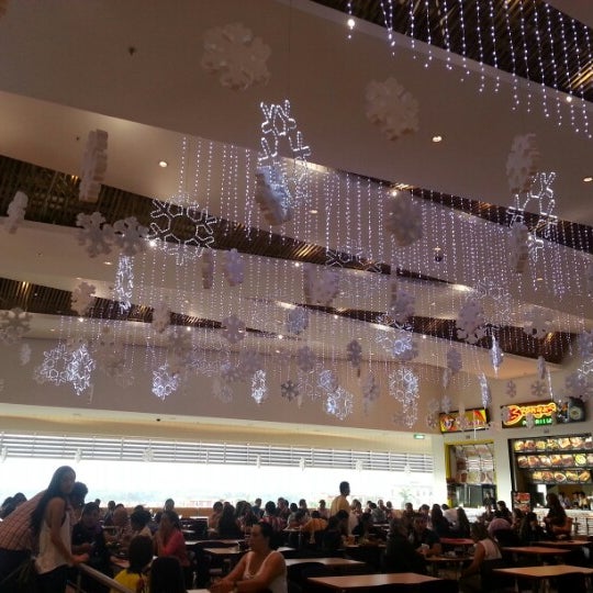 Photo taken at Centro Comercial Unicentro Armenia by Isabel A. on 12/1/2012