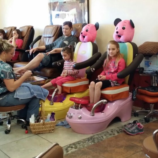 Helen's Nails Nail Salon in Village Seven