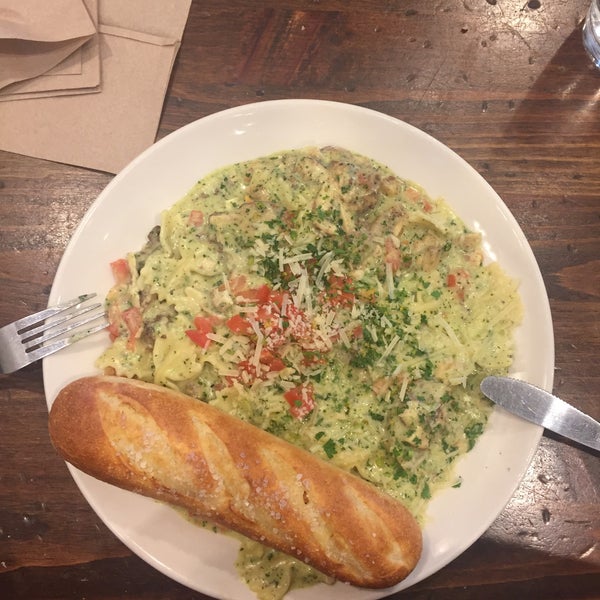 la Madeleine French Bakery & Café Fountains at Farrah 33 tips