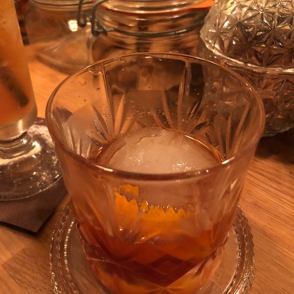 3/28/2018 tarihinde Anthony N.ziyaretçi tarafından Bloody Mary Cocktail Lounge'de çekilen fotoğraf