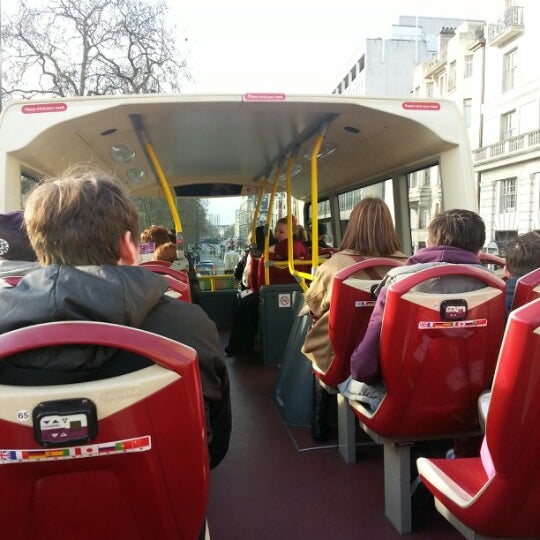 Photo taken at Big Bus Tours - London by Dwi T. on 1/4/2013