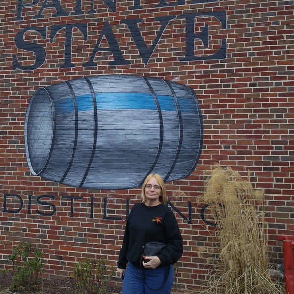 3/12/2016 tarihinde Steven T.ziyaretçi tarafından Painted Stave Distilling'de çekilen fotoğraf
