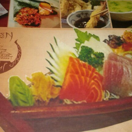 Photo taken at Kyuden Sushi by Rafael A. on 11/19/2012