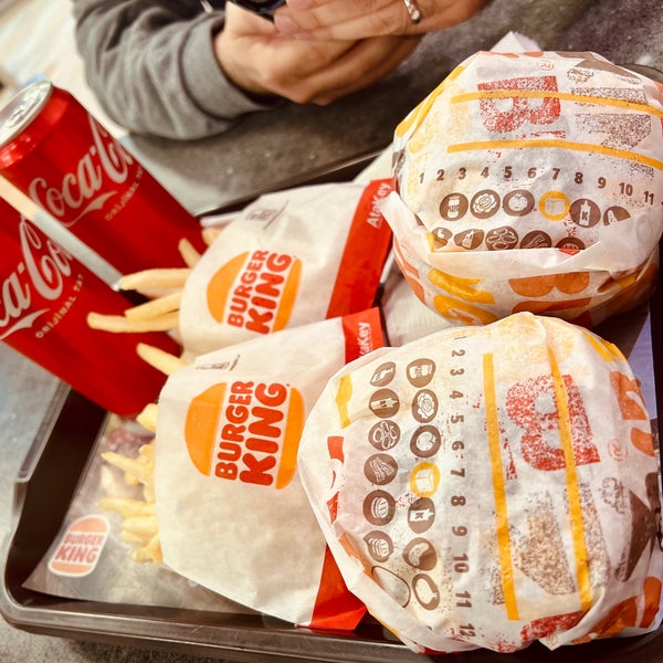 Foto diambil di Burger King oleh ⓇⓄⓎⒶ pada 3/14/2024
