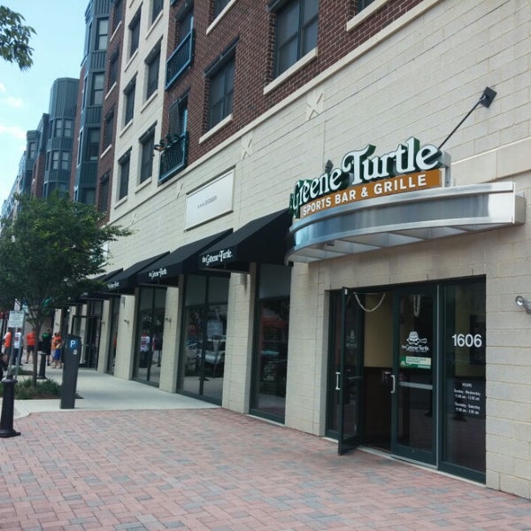 6/14/2014 tarihinde Tammy H.ziyaretçi tarafından The Greene Turtle'de çekilen fotoğraf