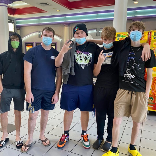 Regal Oakwood Movie Theater in Hollywood