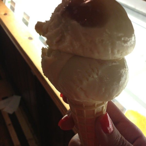 Scoops OldFashioned Ice Cream Store 99 W Plant St