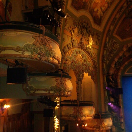 2/6/2013 tarihinde Margit H.ziyaretçi tarafından Disney&#39;s MARY POPPINS at the New Amsterdam Theatre'de çekilen fotoğraf