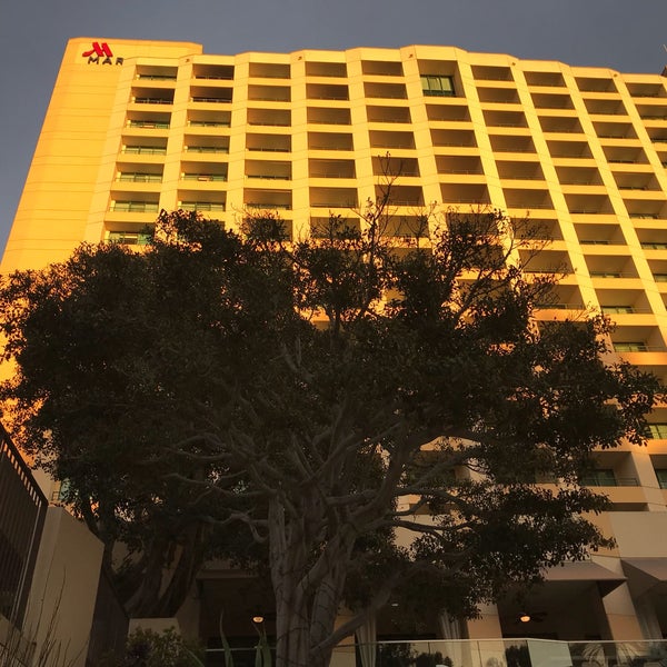 รูปภาพถ่ายที่ San Diego Marriott Mission Valley โดย Krizia B. เมื่อ 12/18/2017