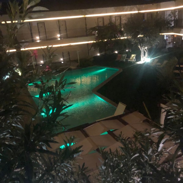 รูปภาพถ่ายที่ MOLA Cunda Hotel โดย Özer K. เมื่อ 10/12/2019